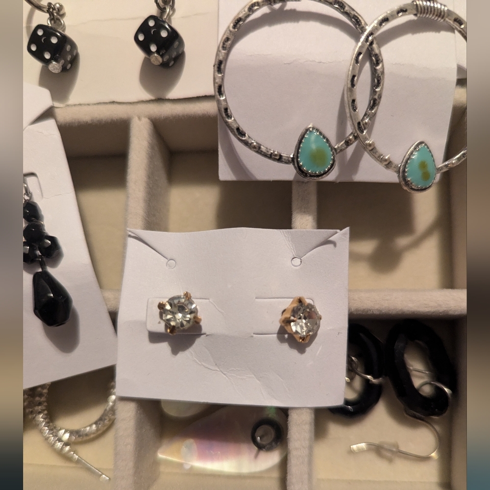 Various New & Vintage Earrings - Picture 8 of 13